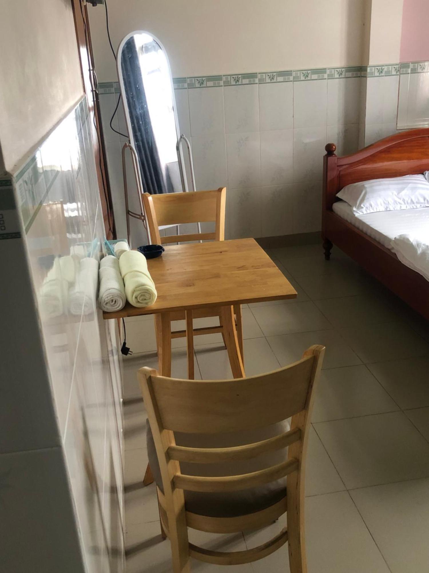לינה וארוחת בוקר באו לוק Khach San Quoc Viet מראה חיצוני תמונה