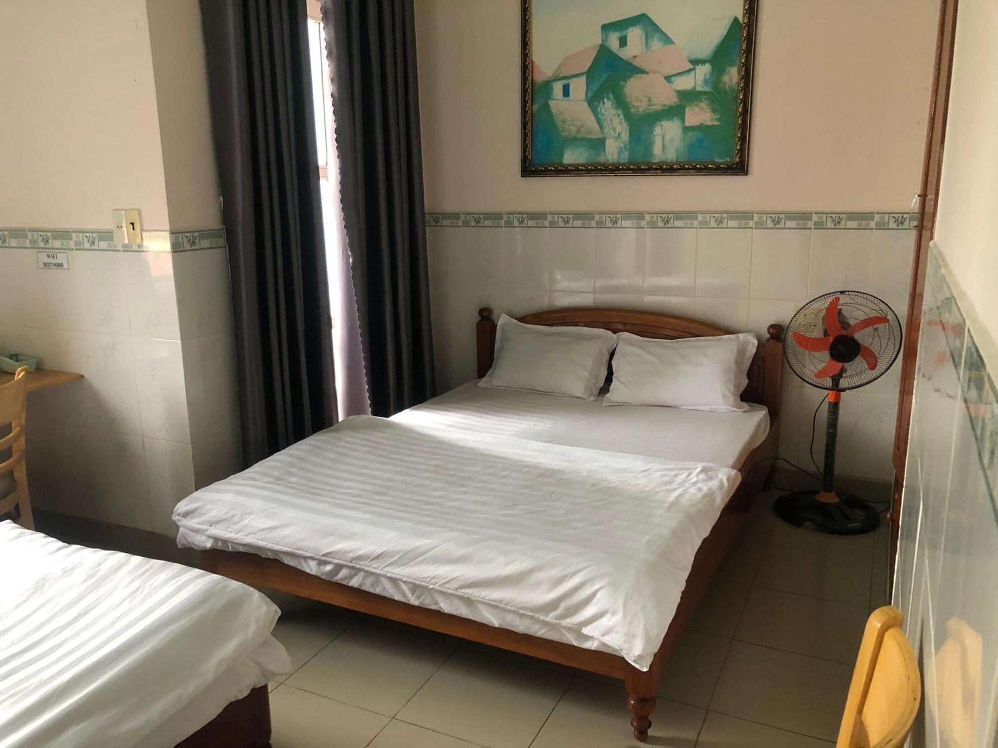 לינה וארוחת בוקר באו לוק Khach San Quoc Viet מראה חיצוני תמונה