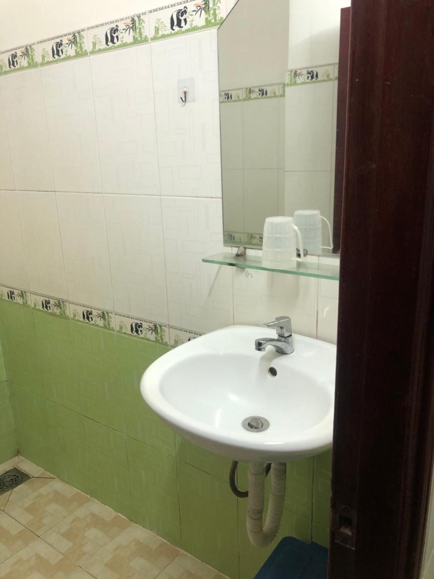 לינה וארוחת בוקר באו לוק Khach San Quoc Viet מראה חיצוני תמונה